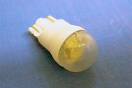 ウエッジベース電球型LEDランプ　写真